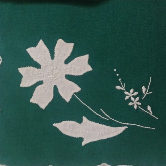 4 Vintage Green and Floral Placemats and 4 Napkins - Picture 2 of 5